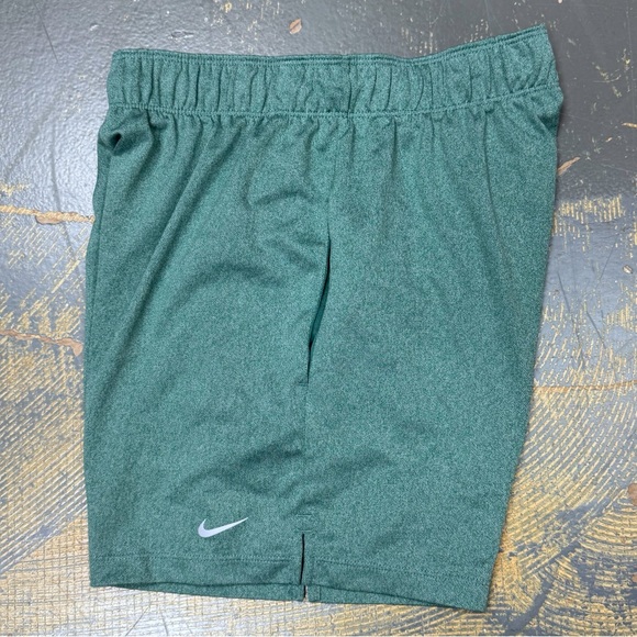 Nike Attack Sportswear Shorts Green DX6024-361 Small Women’s Mid Rise - Picture 4 of 12